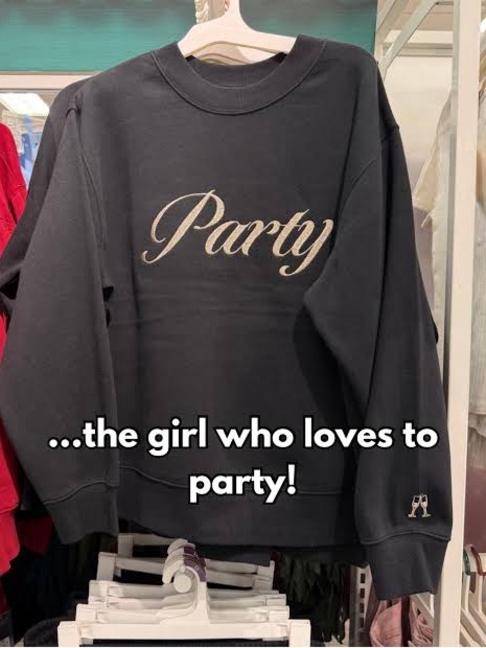 Universal Thread “Party” 🥂 Crewneck - Picture 2 of 8